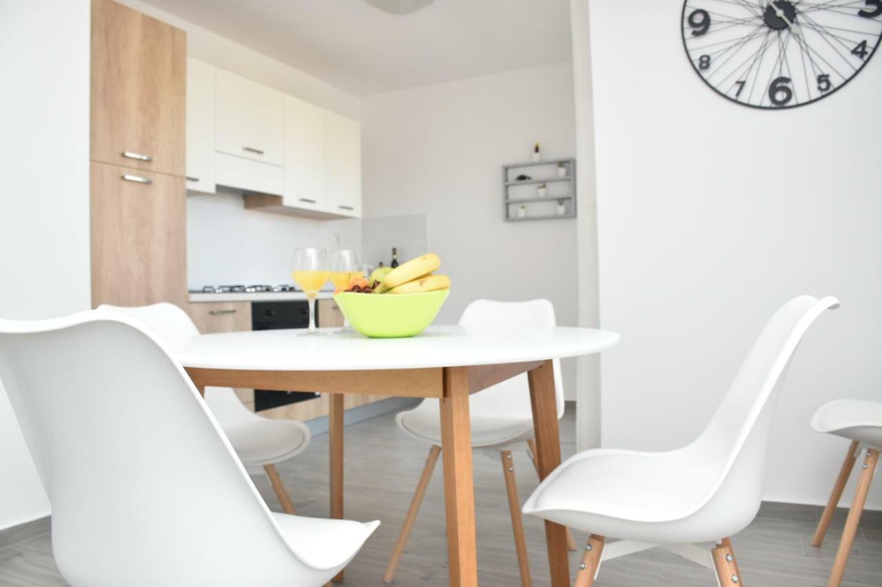 Apartments Mino Razanac Exterior photo